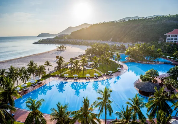 Hệ Thống Đảo Vịnh Đa Dạng Và Hùng Vĩ