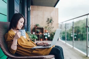 nghỉ dưỡng kết hợp làm việc (workation)